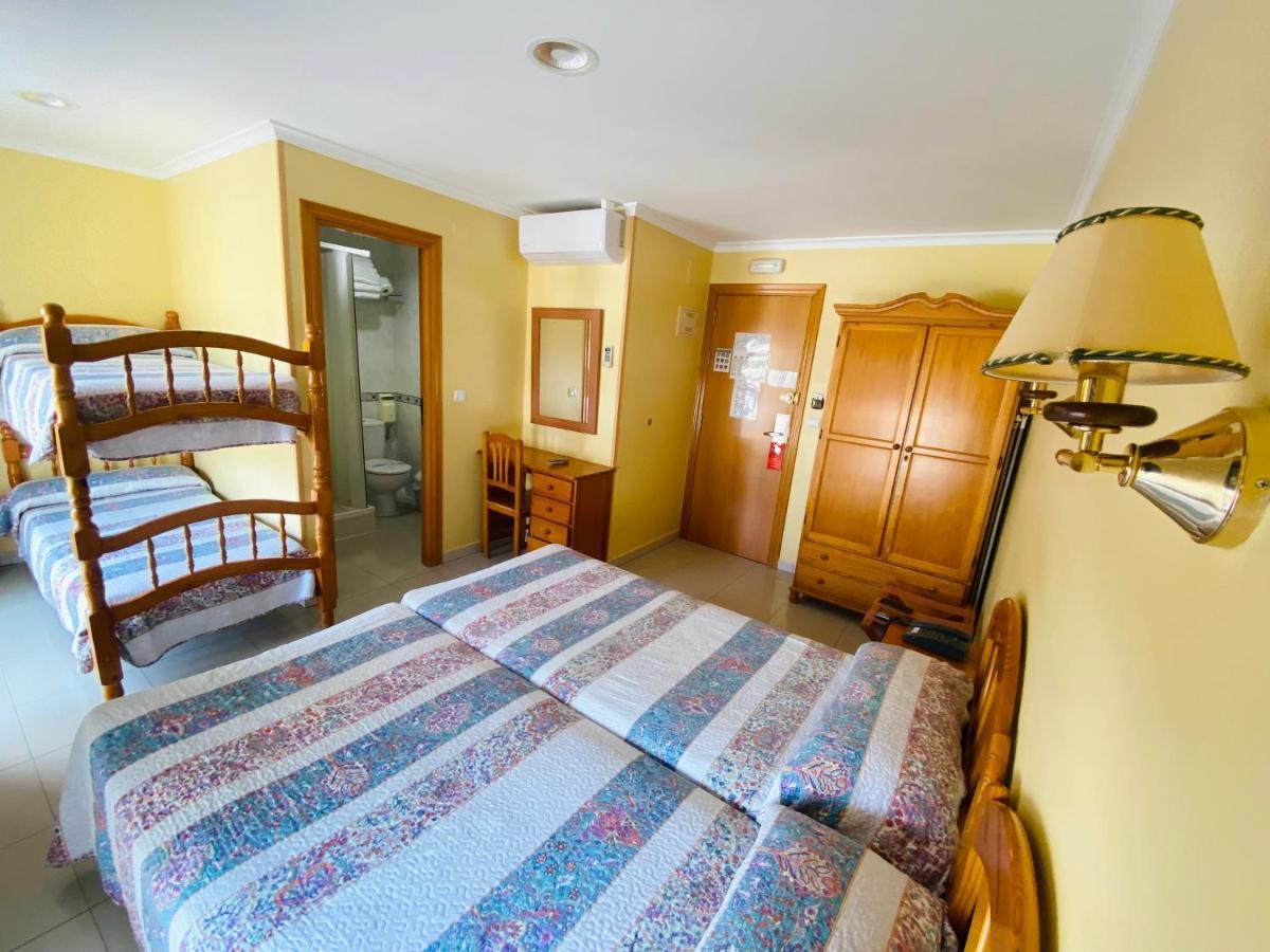 Hostal L'Anfora Denia Bagian luar foto