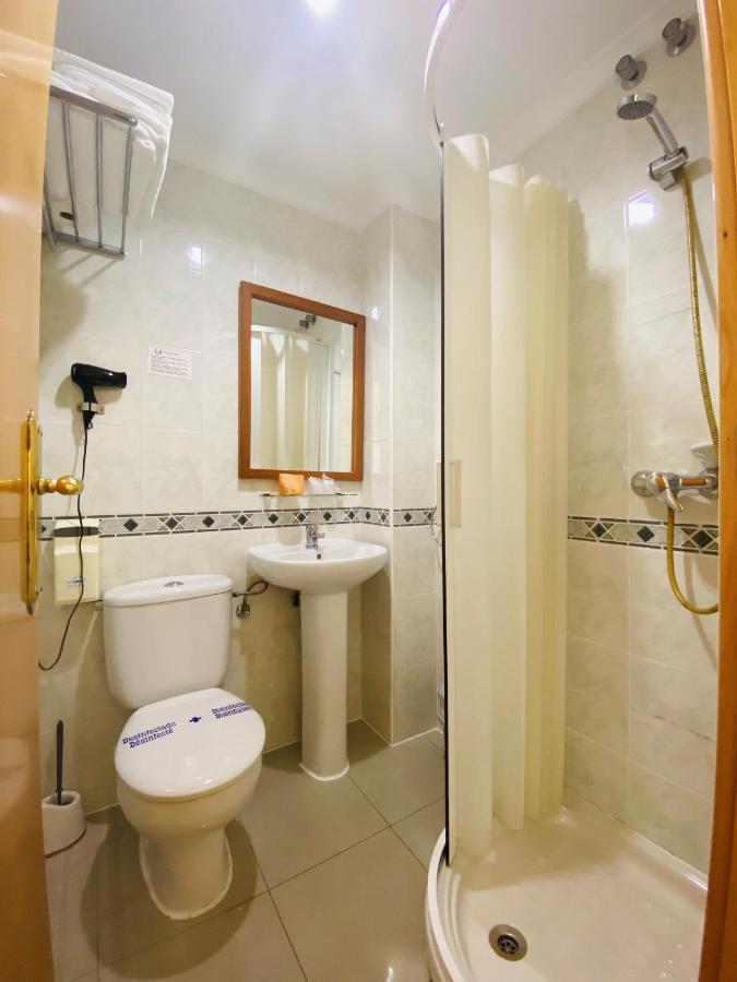Hostal L'Anfora Denia Bagian luar foto