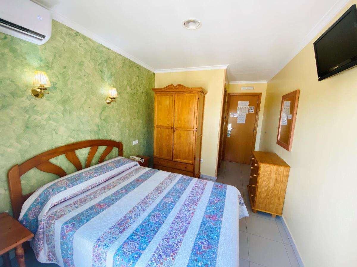 Hostal L'Anfora Denia Bagian luar foto