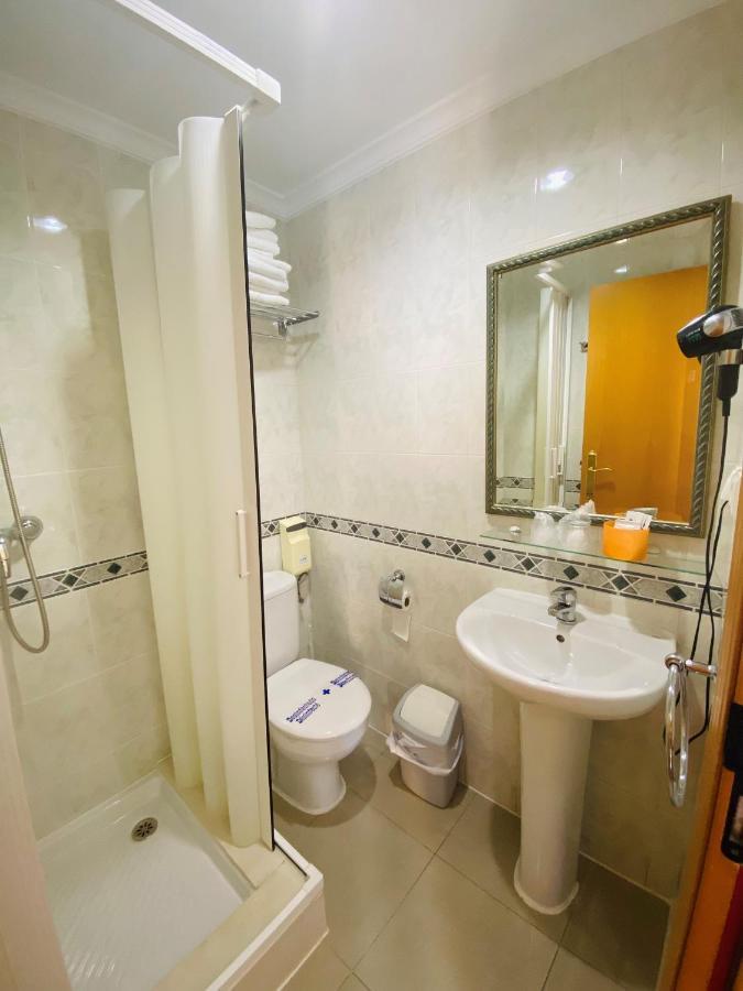Hostal L'Anfora Denia Bagian luar foto