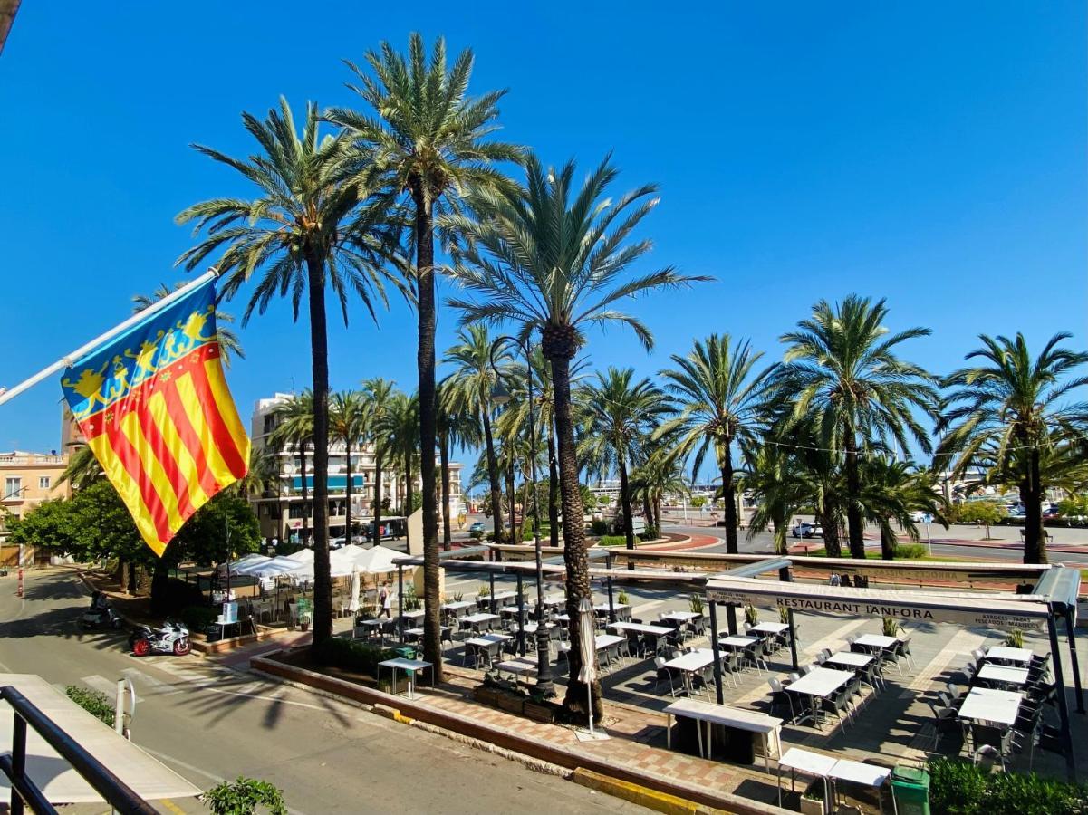 Hostal L'Anfora Denia Bagian luar foto