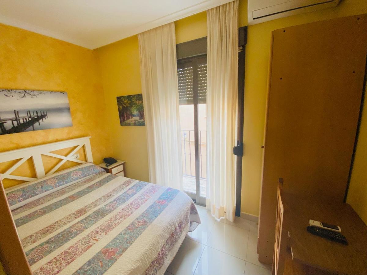 Hostal L'Anfora Denia Bagian luar foto
